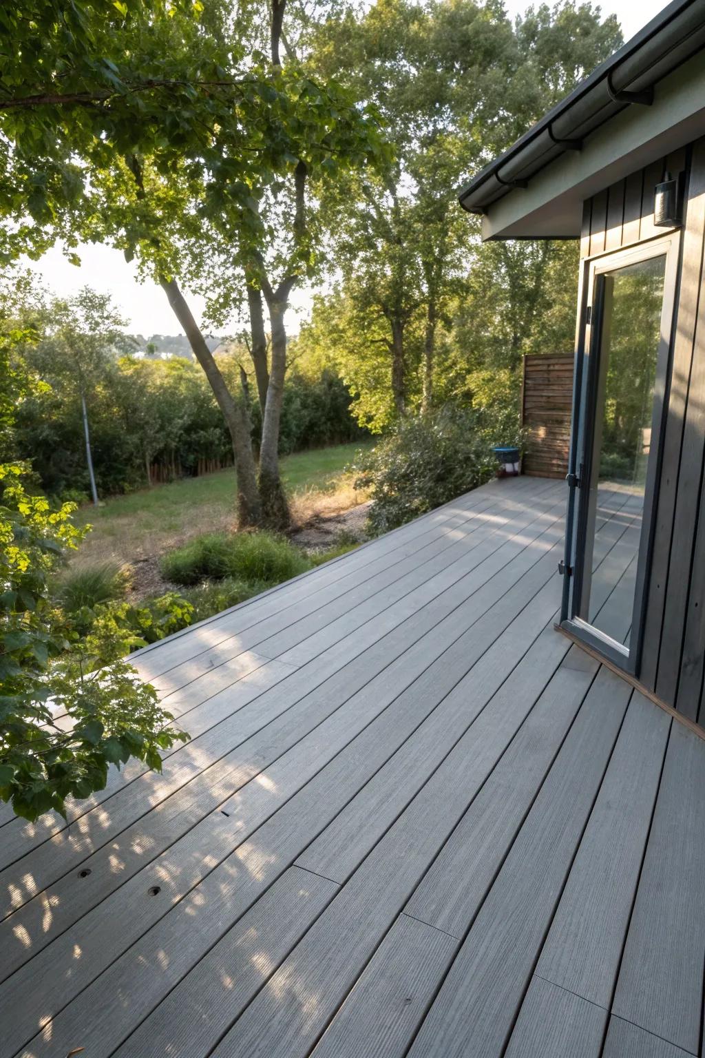 A grey deck that plays with light and shadow for a dynamic effect.