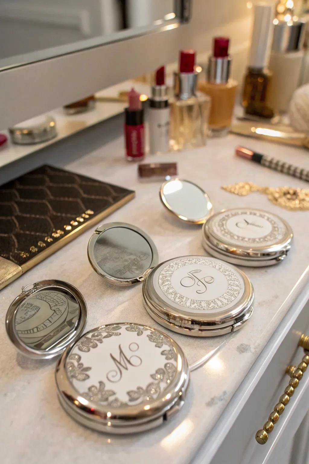 Personalized compact mirrors: a blend of elegance and practicality.