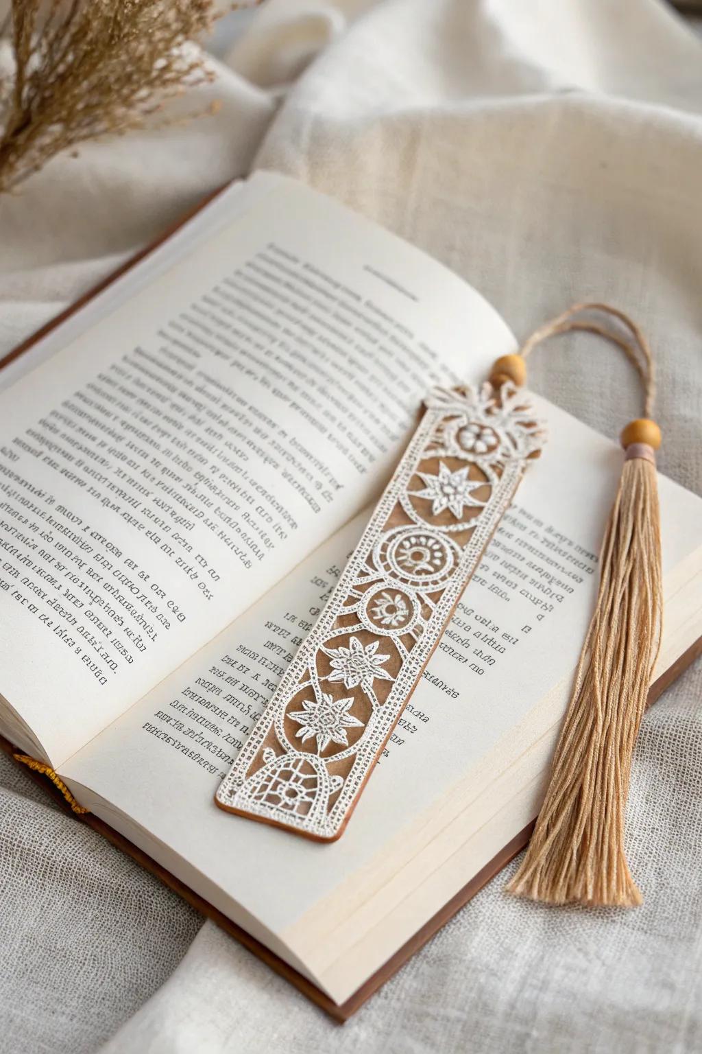 Elevate your reading experience with a touch of 3D printed elegance. 🌿📚 #MothersDayGift #ScandinavianStyle