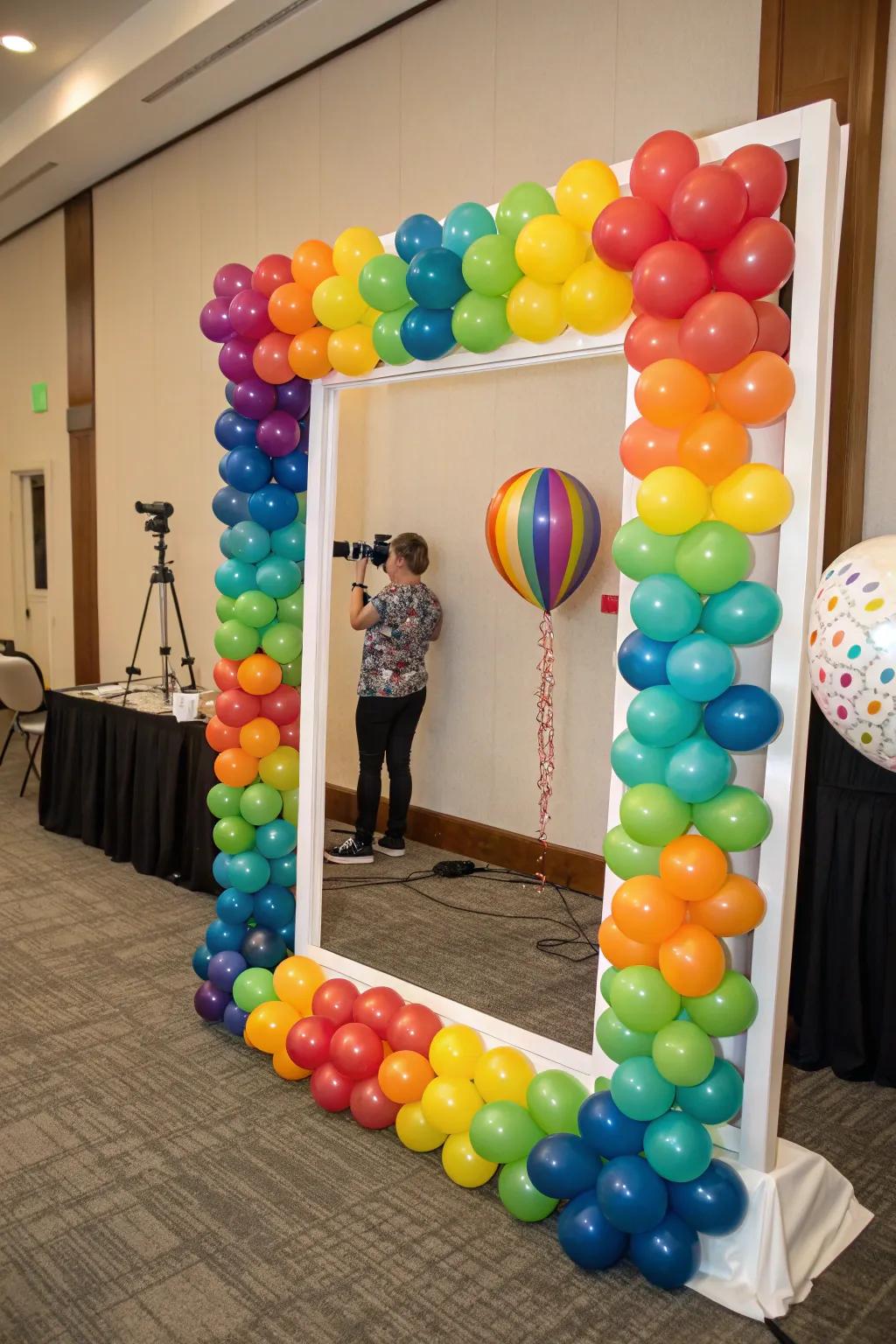 A balloon photo frame makes for a fun and interactive photo opportunity.