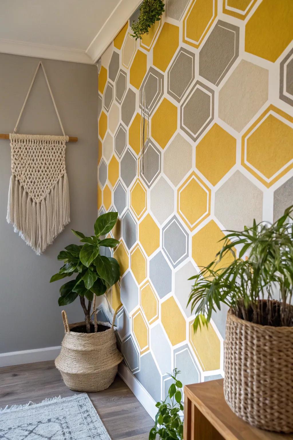 Transform your space with a honeycomb stencil wall: a perfect blend of bold design and natural elegance.