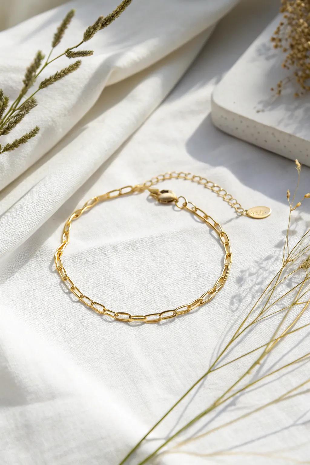 Embrace the elegance of simplicity with a simple chain bracelet.