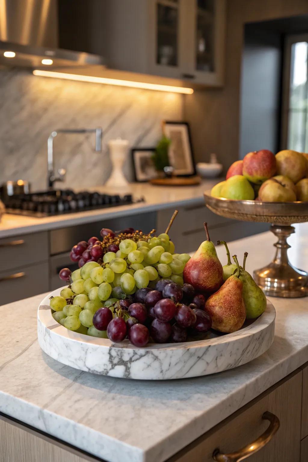 Marble trays add a touch of luxury and sophistication to the kitchen.