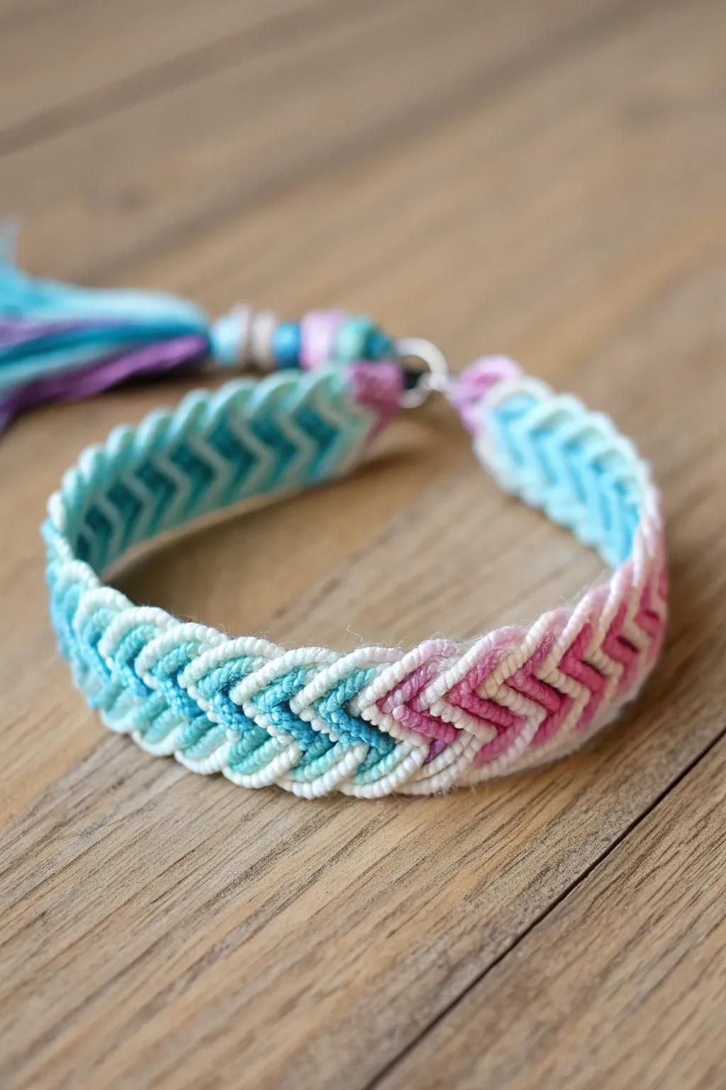 Add depth and dimension with the 3D Ribbon Zig Zag bracelet.