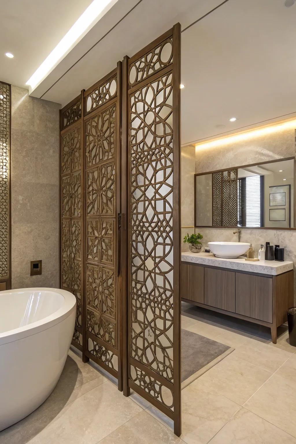 A decorative screen in a bulkhead enhances privacy and aesthetics.