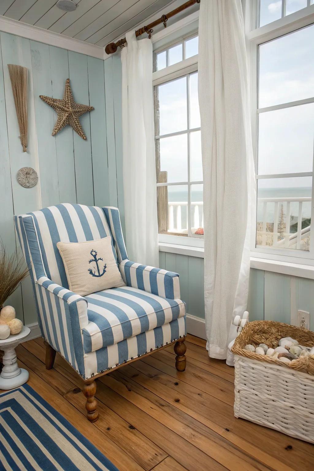 Nautical themes bring a seaside retreat vibe to chair decor.