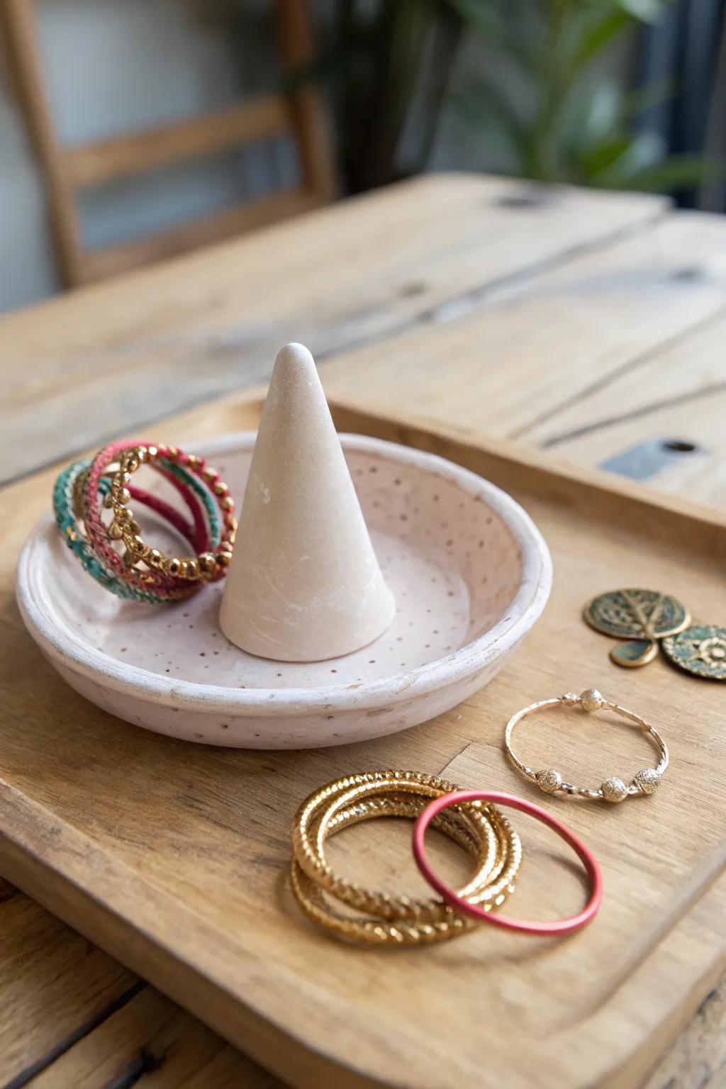 Elevate your jewelry display with these charming DIY clay ring holders—where minimalism meets boho elegance!