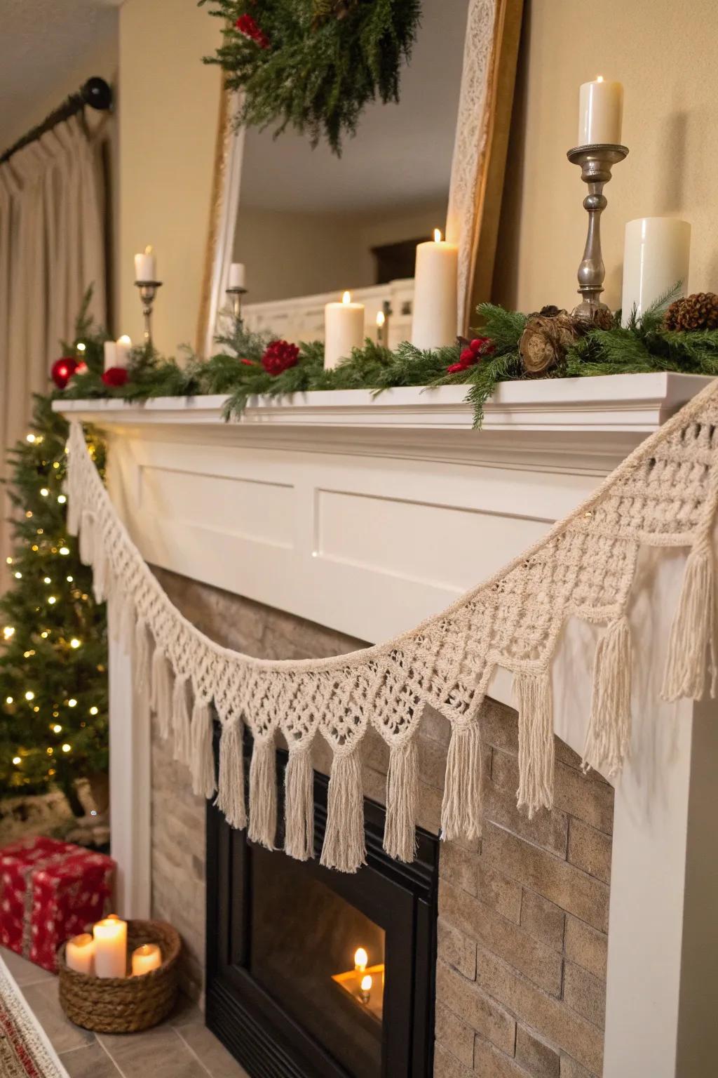 Create cohesion with a macrame garland.