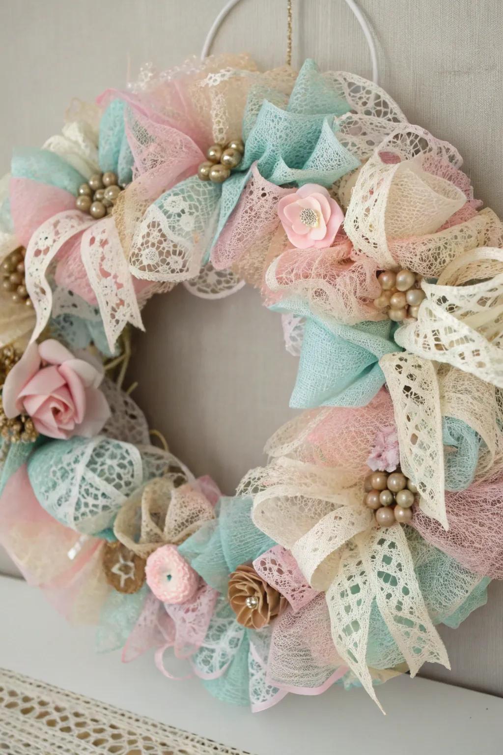 A vintage charm mesh wreath that brings timeless nostalgia.