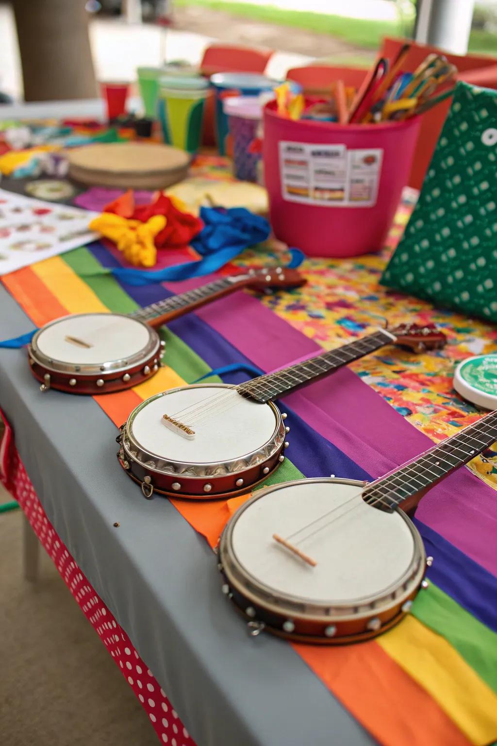 Create music with these mini lid banjos.