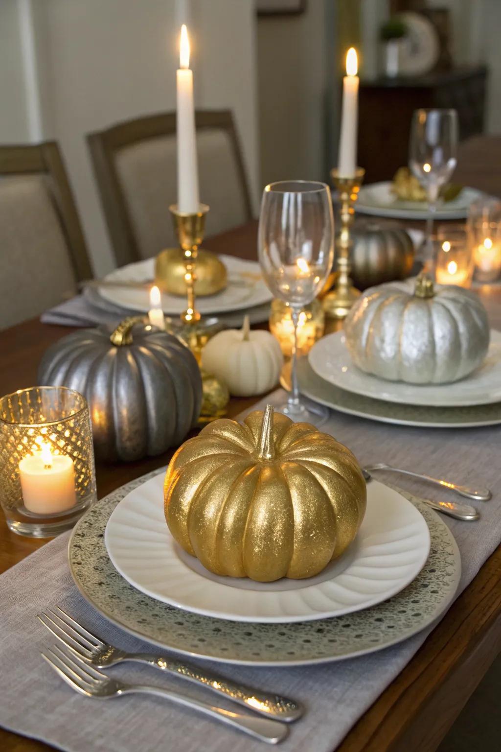 Metallic pumpkins add a touch of elegance and sophistication.