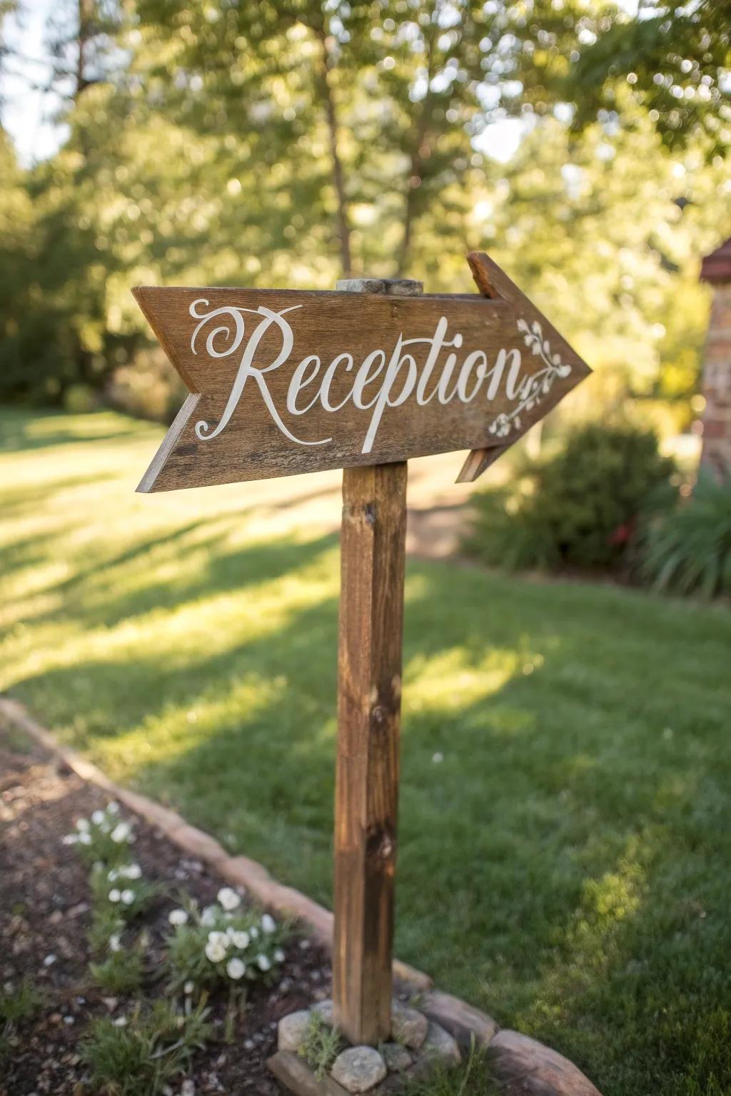 Guide your guests in style with vintage wooden arrow signage, the perfect blend of craftsmanship and charm.