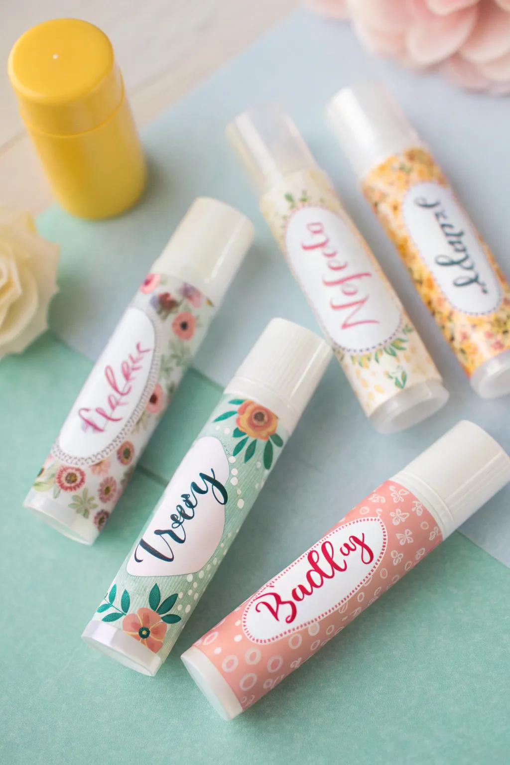 Custom lip balms: a thoughtful and useful gift for your quinceañera guests.