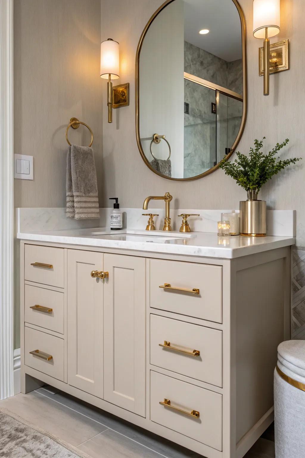 Vanity unit with brushed brass hardware that creates a timeless elegance.