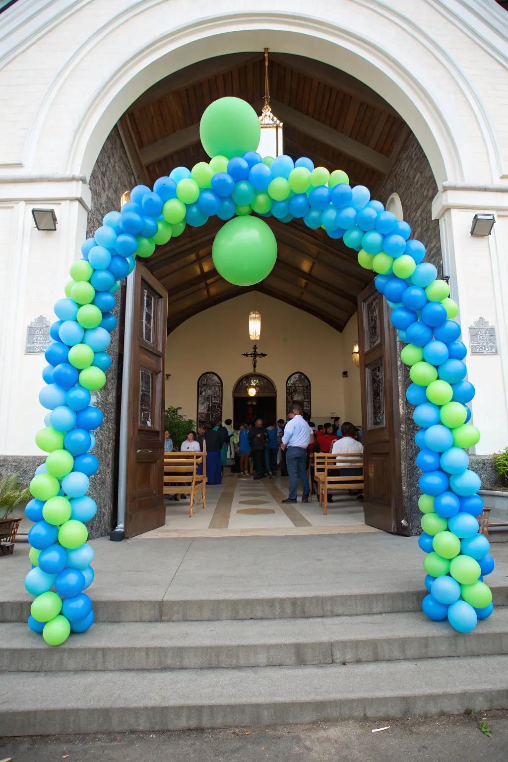 A balloon arch greets guests with festive Father's Day cheer.