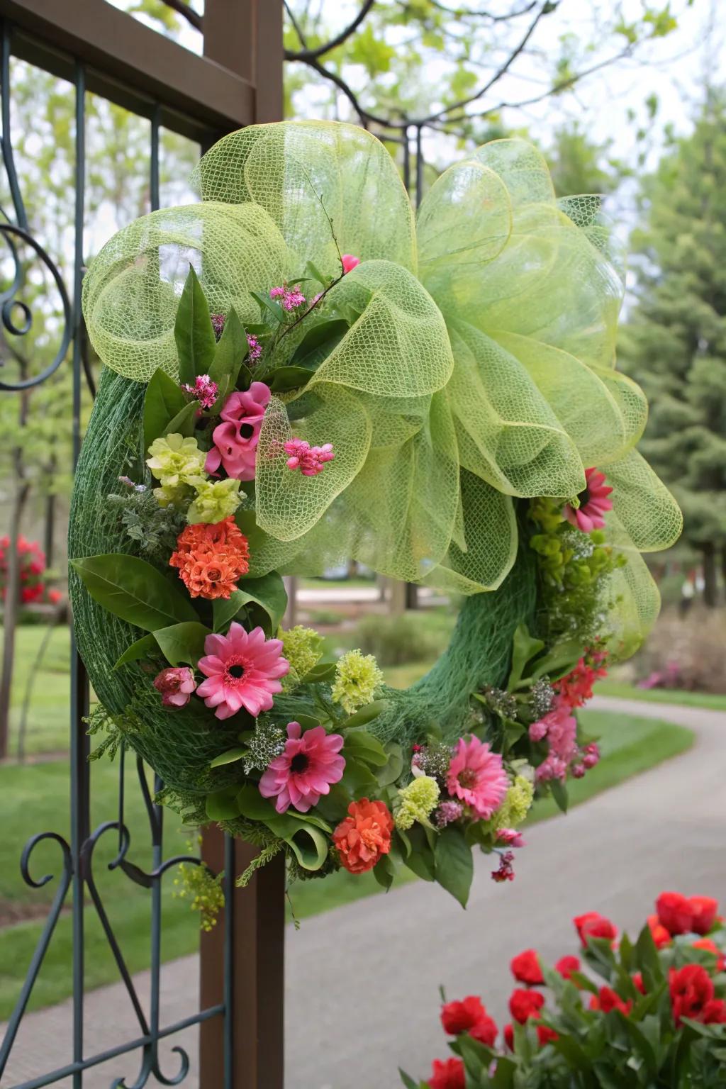 A garden party mesh wreath that celebrates nature’s beauty.