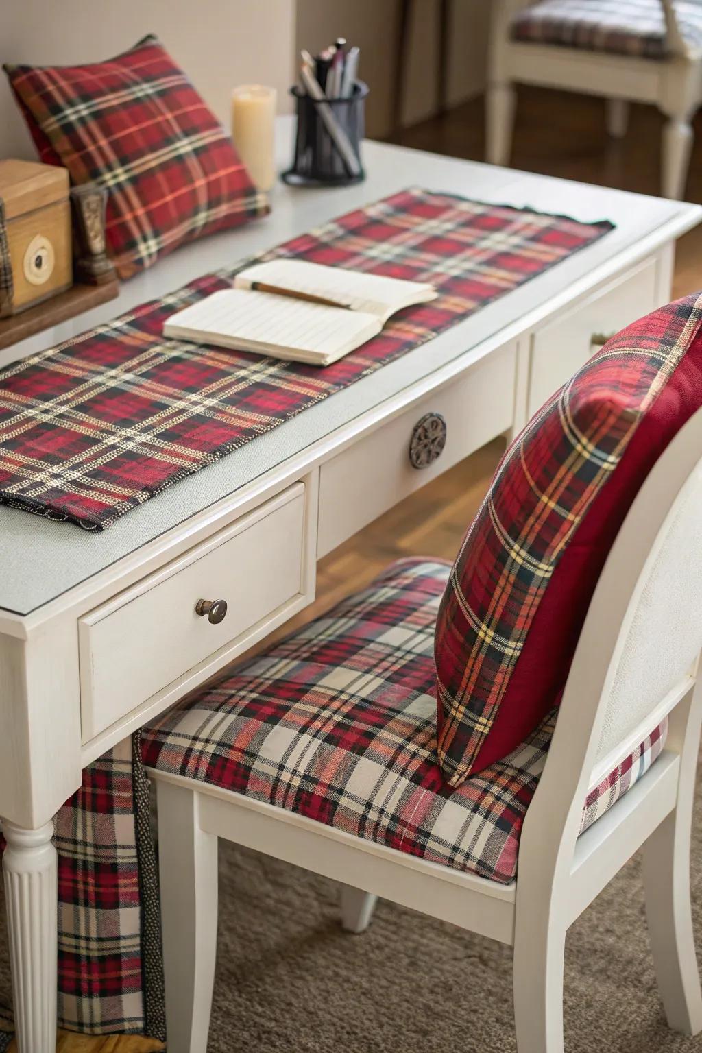 Plaid accents bring a classic winter touch to your office.