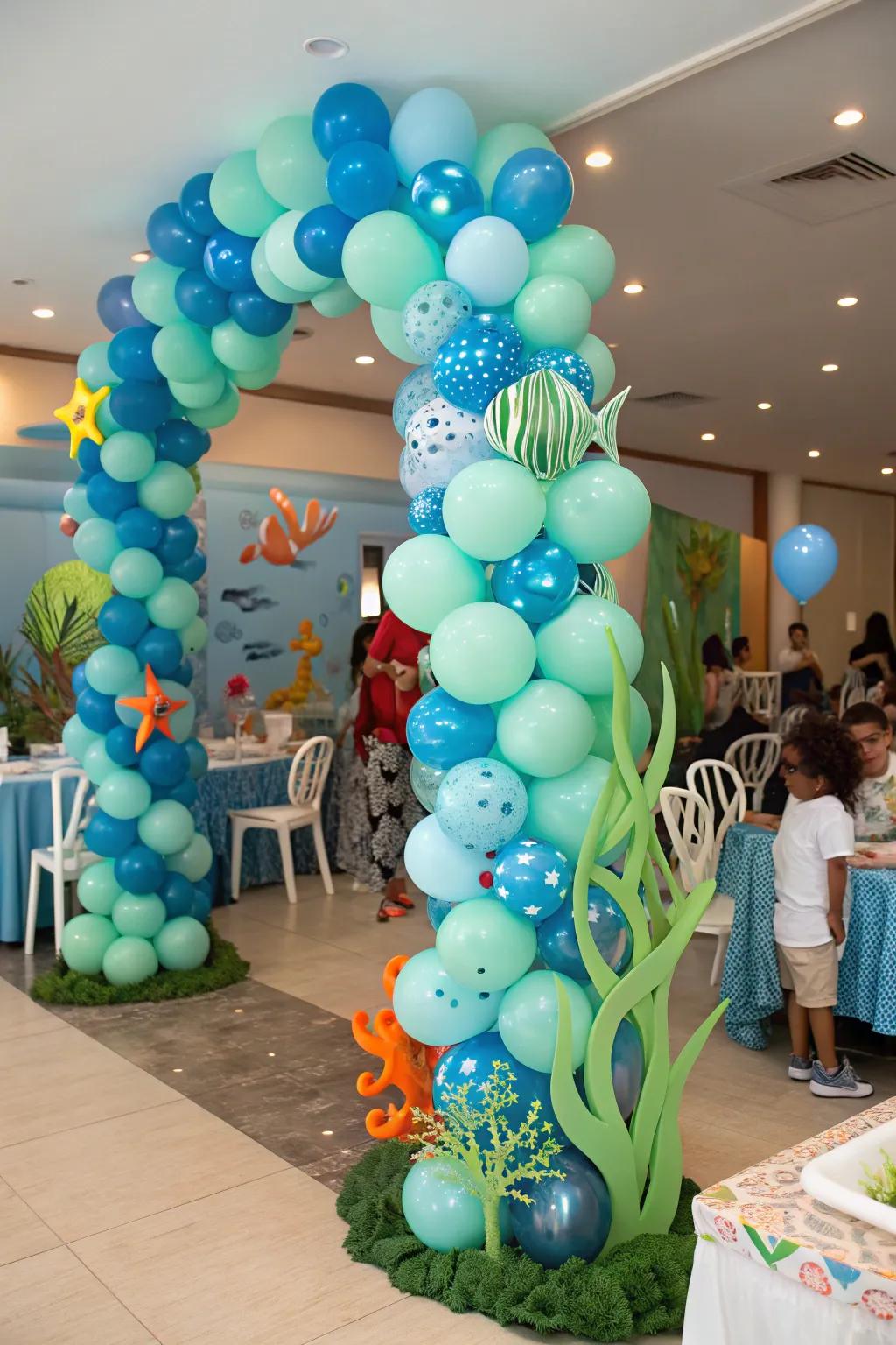 A creative underwater-themed balloon installation that brings party fantasies to life.