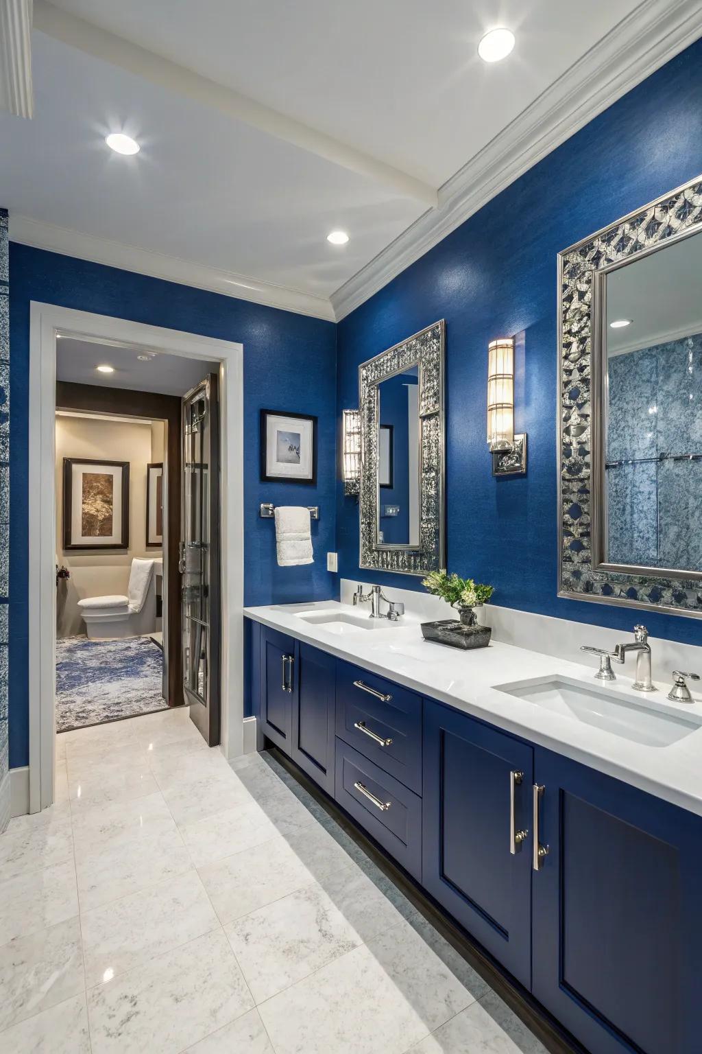 Bold color schemes add personality and warmth to this master bathroom.