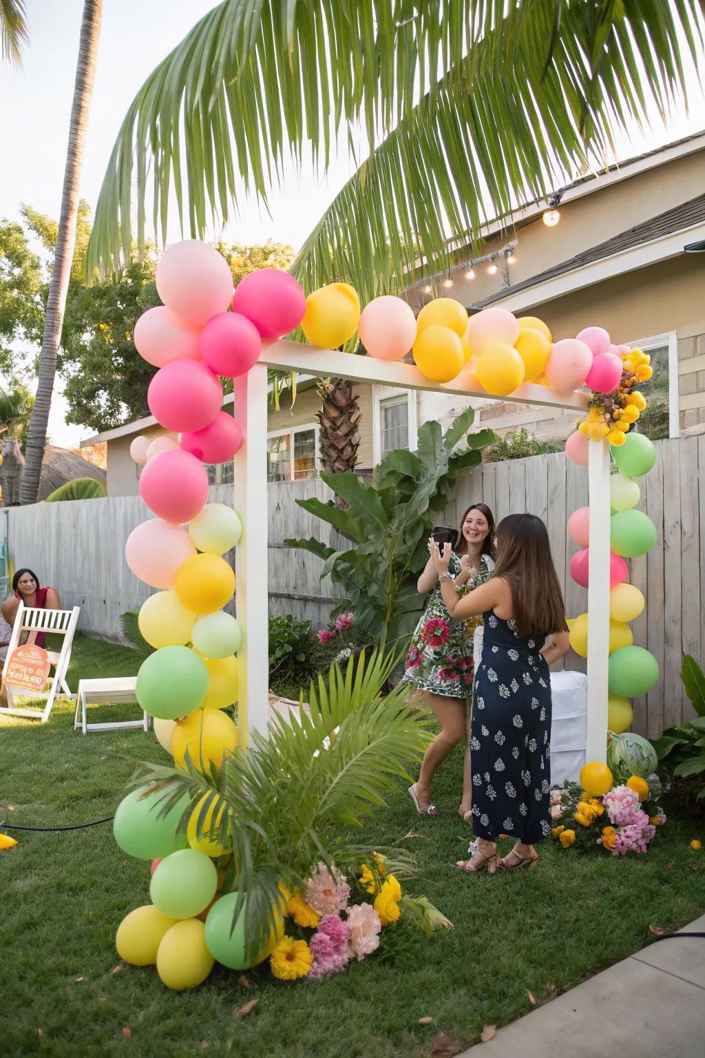 Capture memories with a customized balloon photo frame.